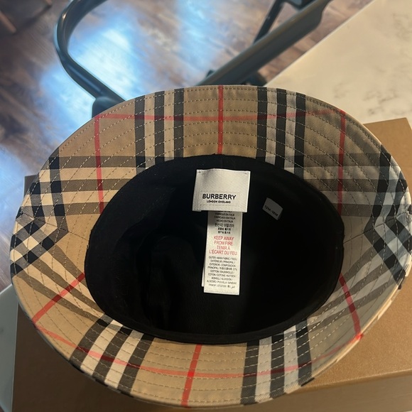 Baby Burberry Bucket Hat - Picture 2 of 3